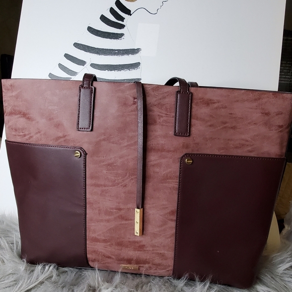 Purse - Picture 1 of 2